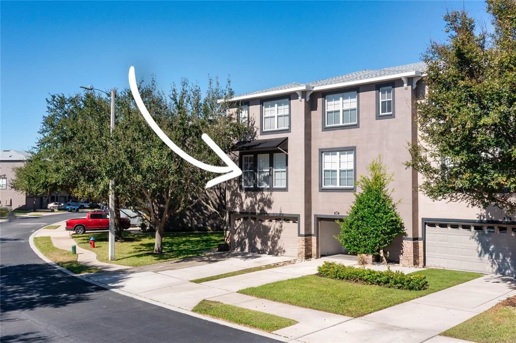 For Sale: $310,000 (3 beds, 3 baths, 1995 Square Feet)