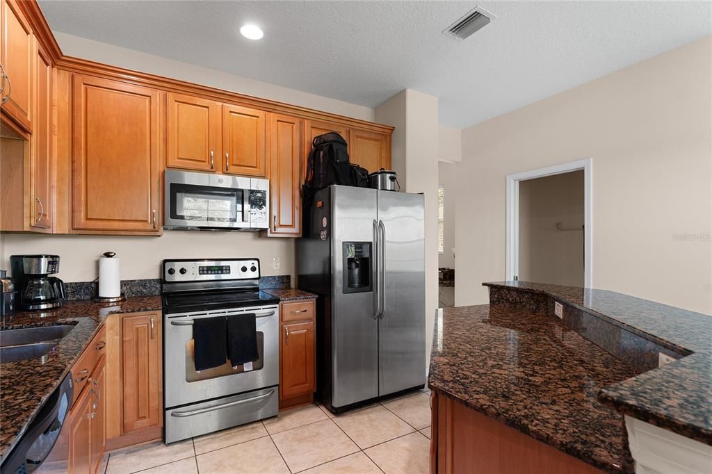 For Sale: $310,000 (3 beds, 3 baths, 1995 Square Feet)