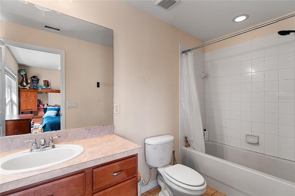 For Sale: $310,000 (3 beds, 3 baths, 1995 Square Feet)