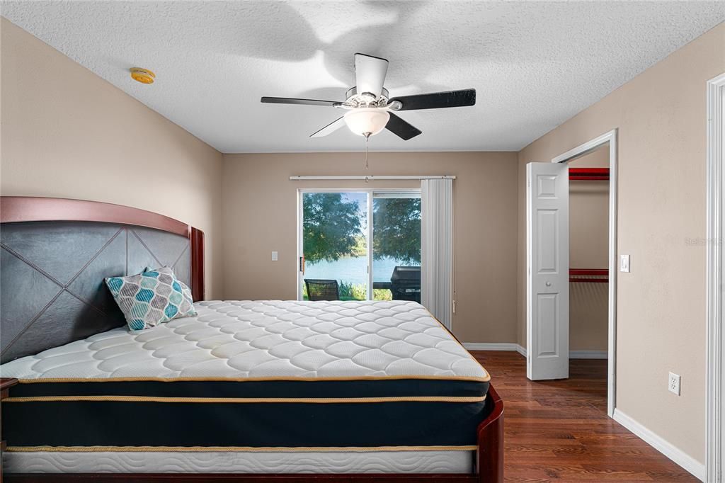 For Sale: $310,000 (3 beds, 3 baths, 1995 Square Feet)