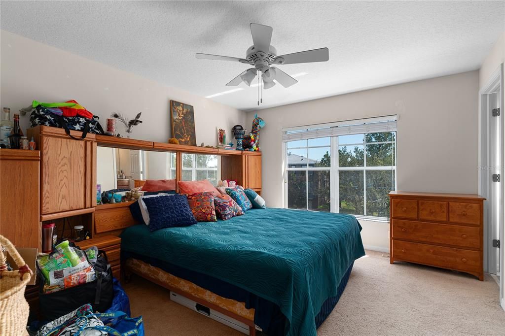 For Sale: $310,000 (3 beds, 3 baths, 1995 Square Feet)