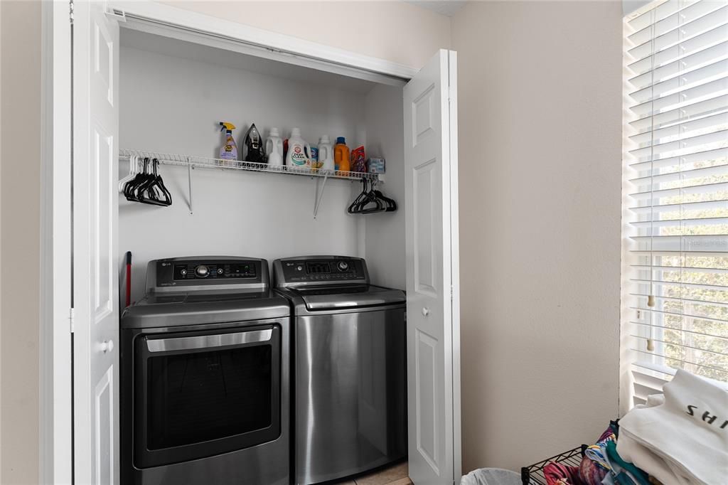 For Sale: $310,000 (3 beds, 3 baths, 1995 Square Feet)