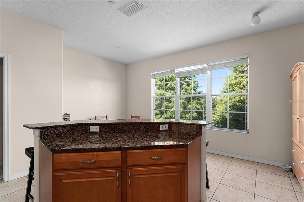 For Sale: $310,000 (3 beds, 3 baths, 1995 Square Feet)