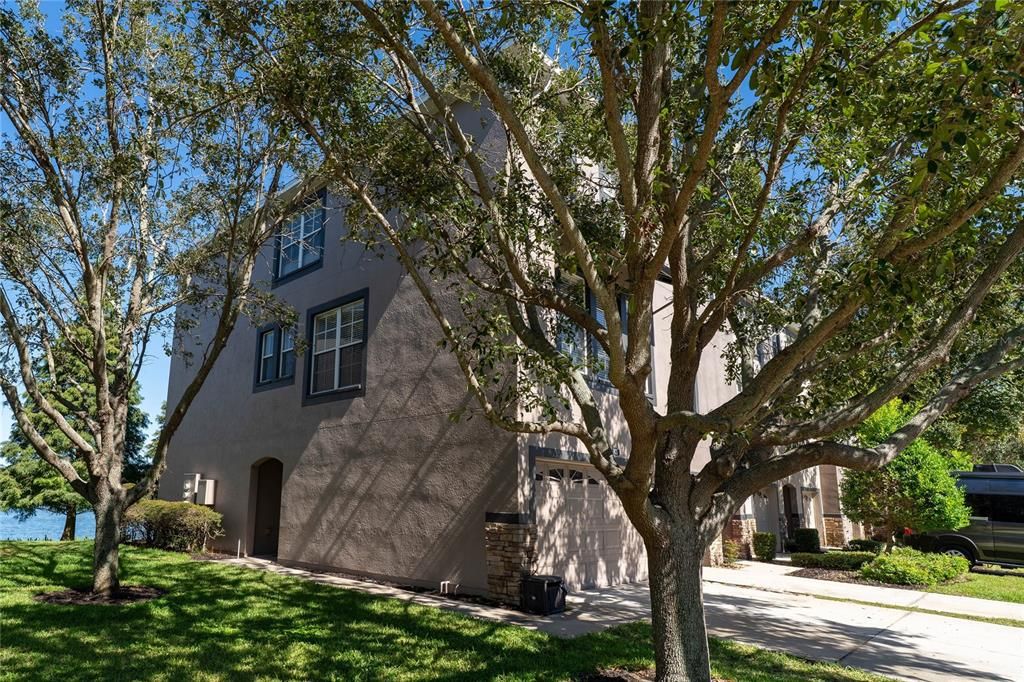 For Sale: $310,000 (3 beds, 3 baths, 1995 Square Feet)