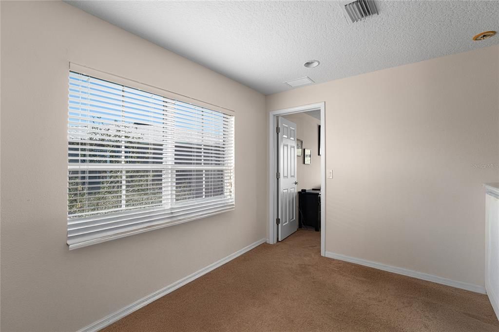 For Sale: $310,000 (3 beds, 3 baths, 1995 Square Feet)