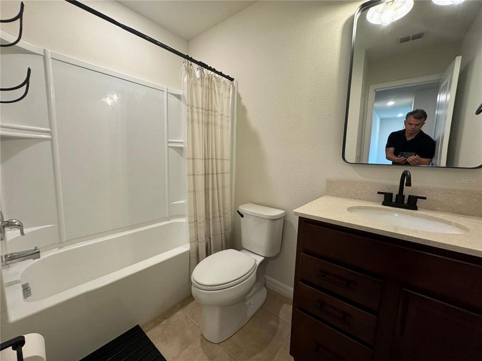 For Rent: $2,990 (4 beds, 2 baths, 1811 Square Feet)