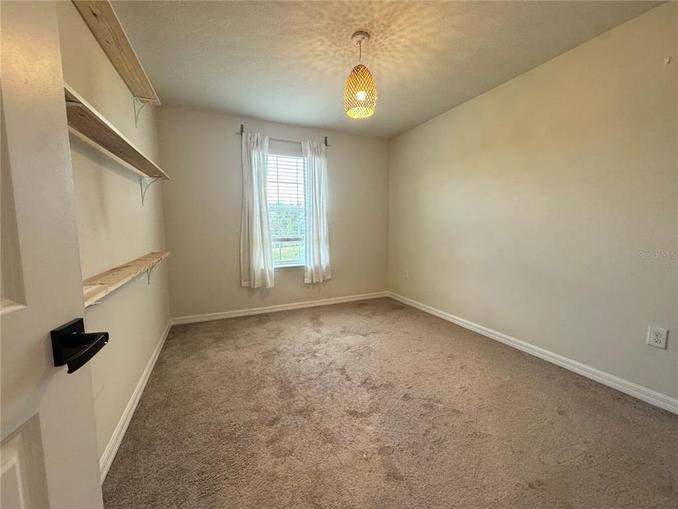 For Rent: $2,990 (4 beds, 2 baths, 1811 Square Feet)