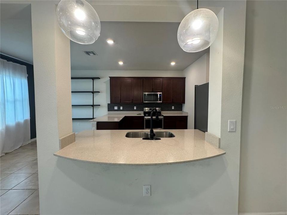 For Rent: $2,990 (4 beds, 2 baths, 1811 Square Feet)