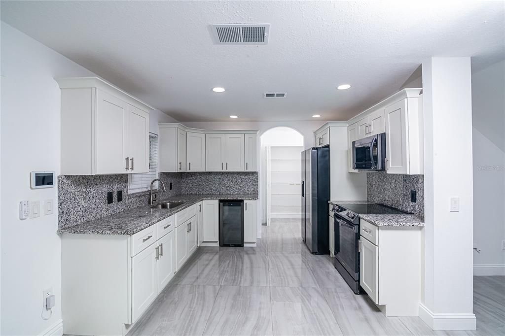 Active With Contract: $2,990 (4 beds, 2 baths, 1530 Square Feet)