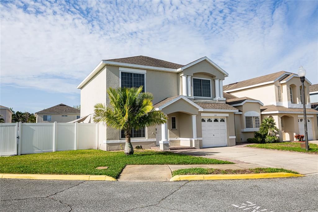 Active With Contract: $2,990 (4 beds, 2 baths, 1530 Square Feet)