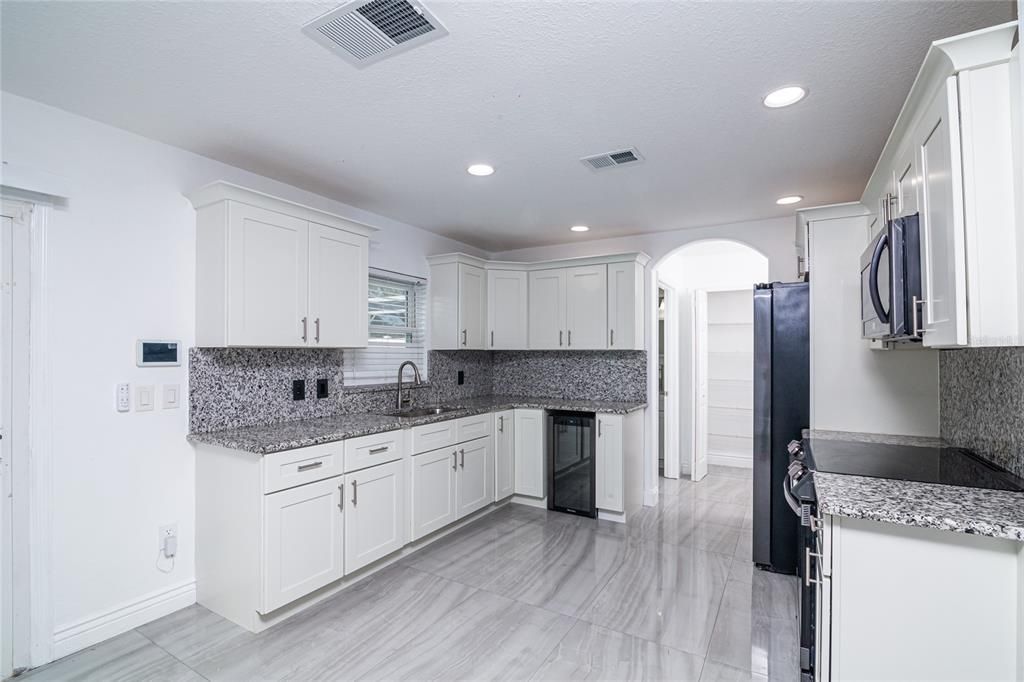 Active With Contract: $2,990 (4 beds, 2 baths, 1530 Square Feet)