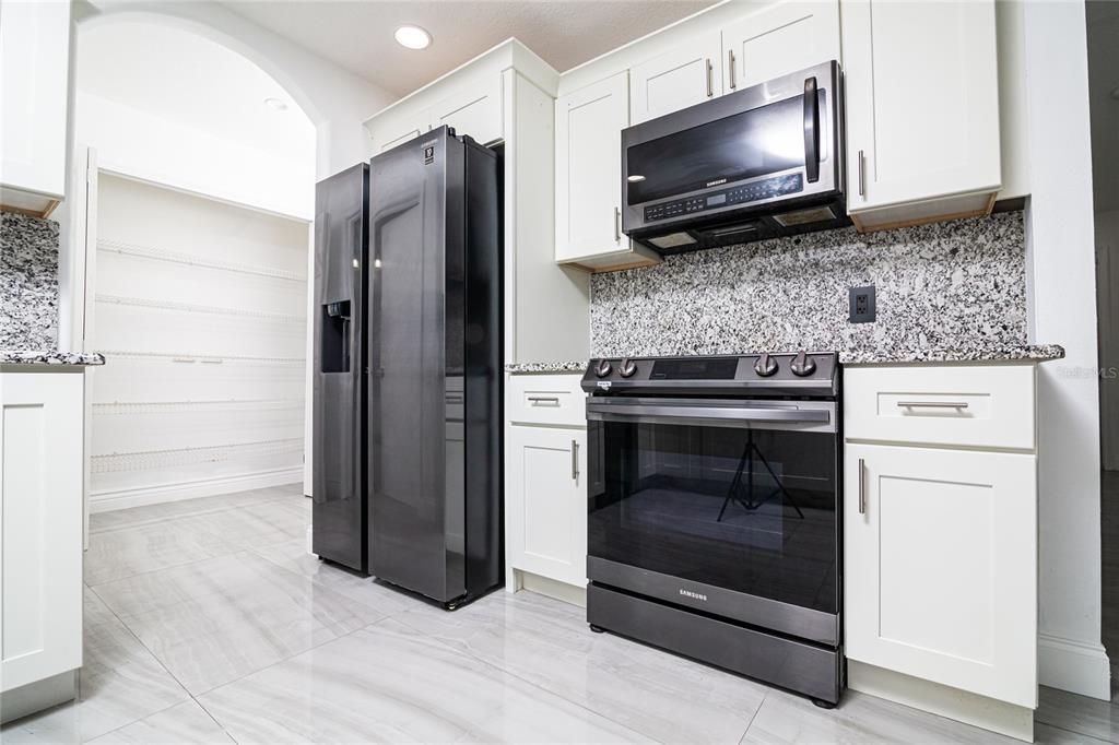 Active With Contract: $2,990 (4 beds, 2 baths, 1530 Square Feet)