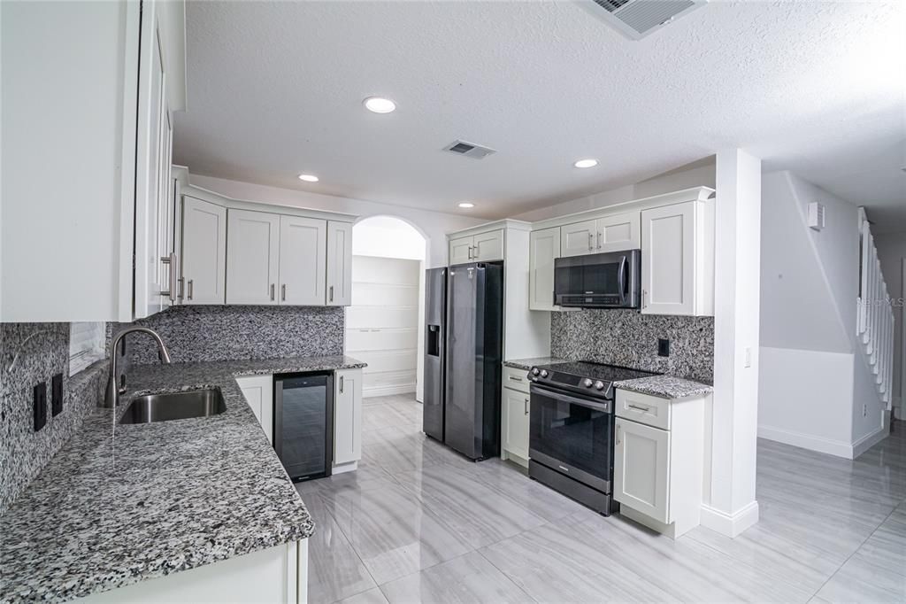 Active With Contract: $2,990 (4 beds, 2 baths, 1530 Square Feet)