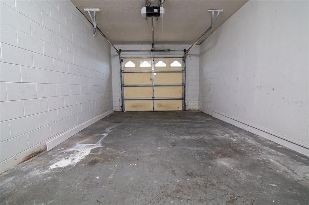 Active With Contract: $2,990 (4 beds, 2 baths, 1530 Square Feet)