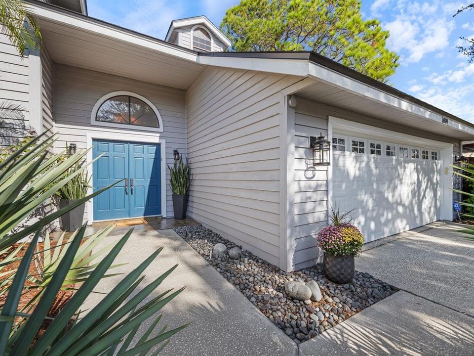 For Sale: $875,000 (4 beds, 3 baths, 2670 Square Feet)