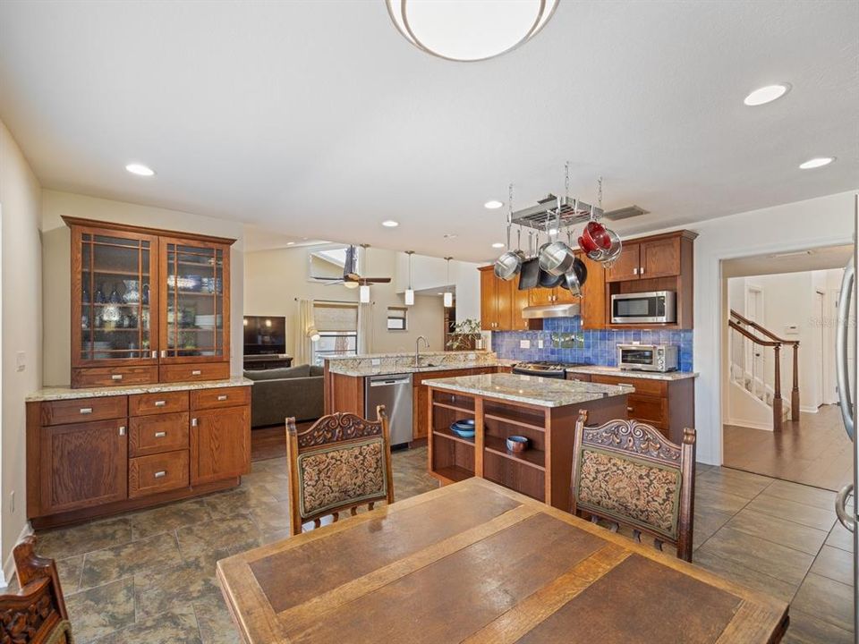 For Sale: $875,000 (4 beds, 3 baths, 2670 Square Feet)