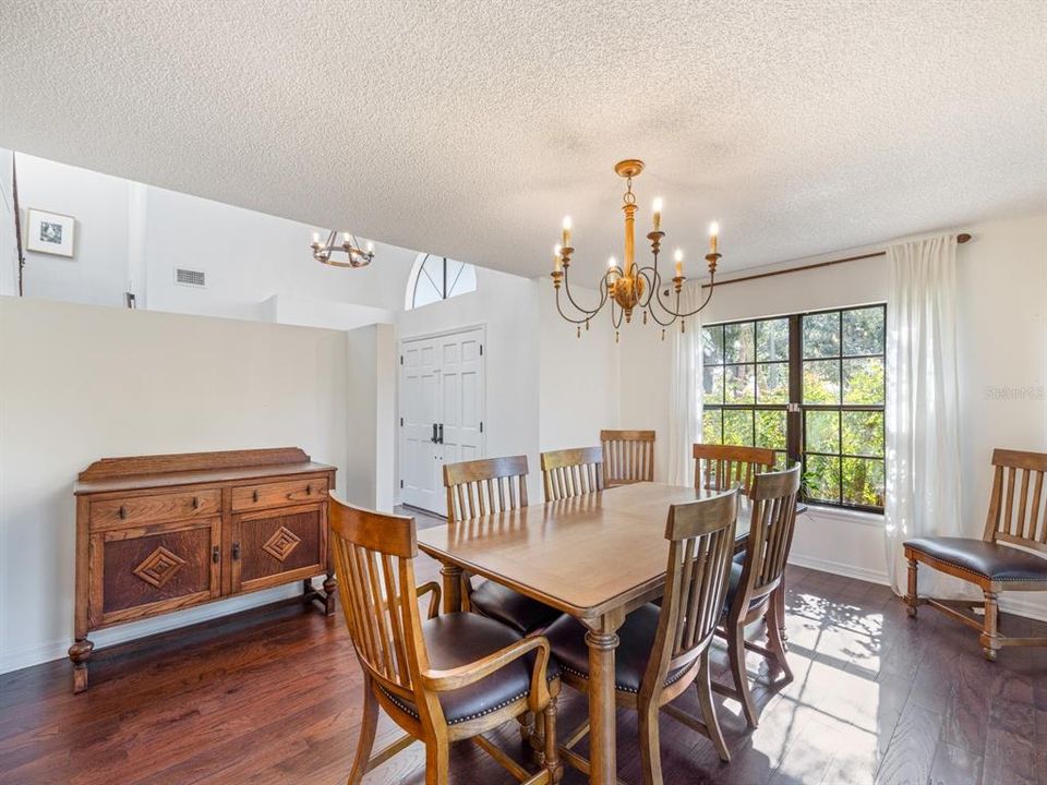 For Sale: $875,000 (4 beds, 3 baths, 2670 Square Feet)