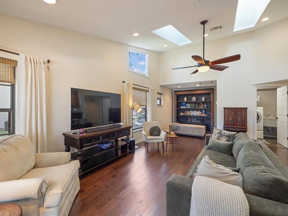 For Sale: $875,000 (4 beds, 3 baths, 2670 Square Feet)