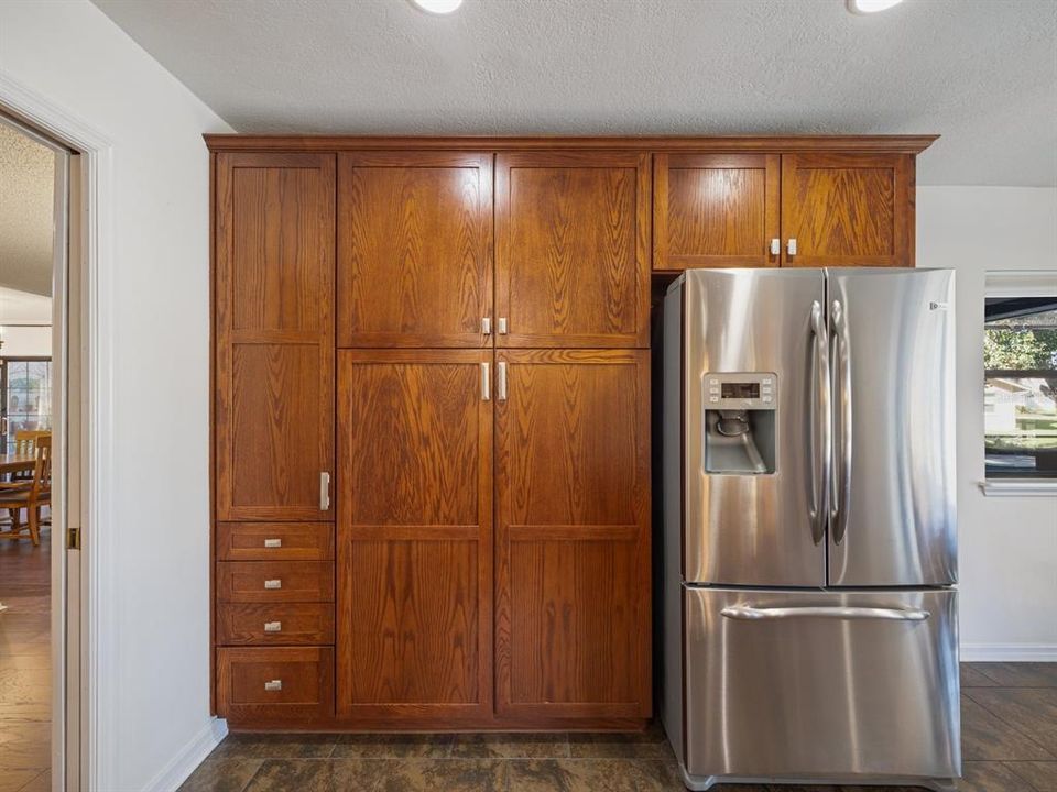 For Sale: $875,000 (4 beds, 3 baths, 2670 Square Feet)