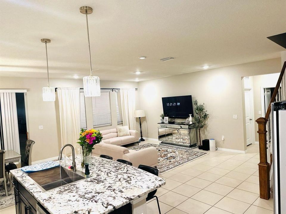 For Rent: $3,495 (4 beds, 3 baths, 2756 Square Feet)