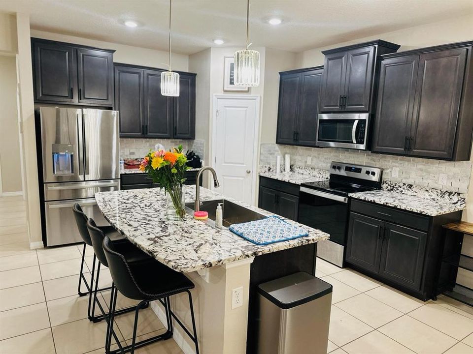 For Rent: $3,495 (4 beds, 3 baths, 2756 Square Feet)