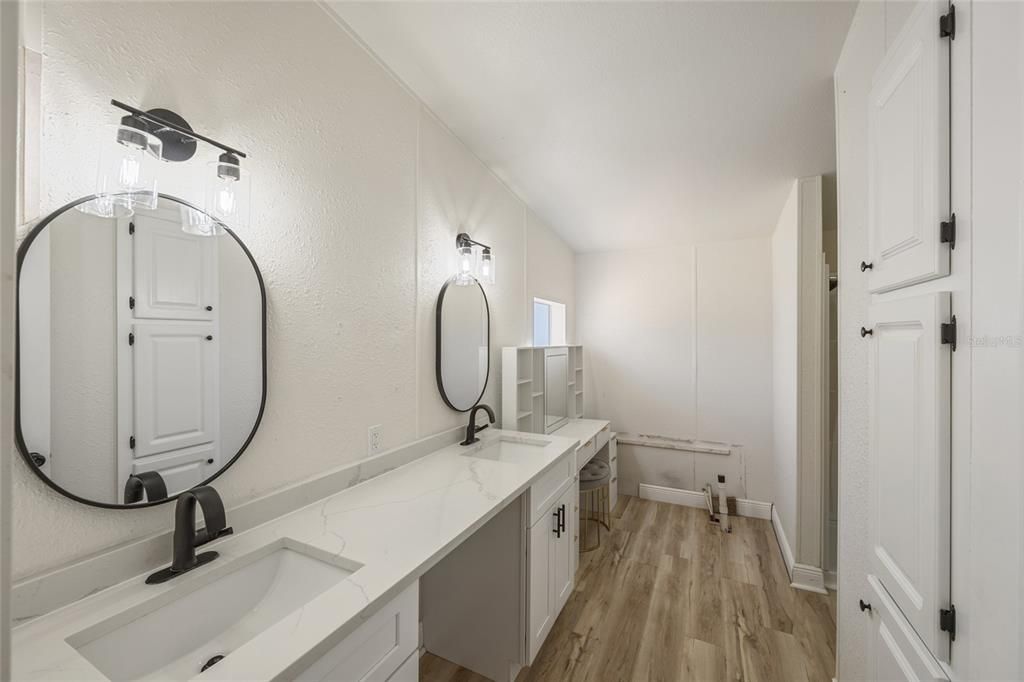 For Sale: $380,000 (3 beds, 2 baths, 1296 Square Feet)