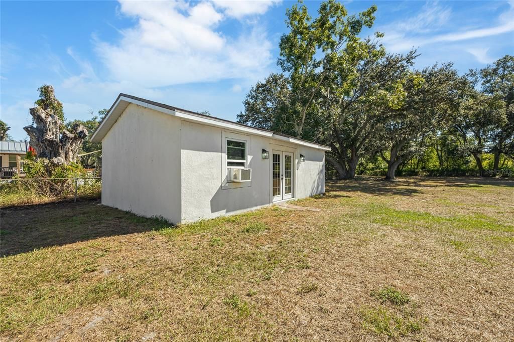 For Sale: $380,000 (3 beds, 2 baths, 1296 Square Feet)