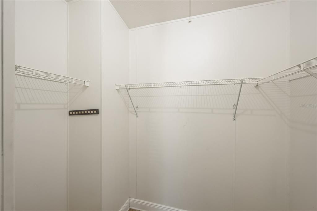 For Sale: $380,000 (3 beds, 2 baths, 1296 Square Feet)