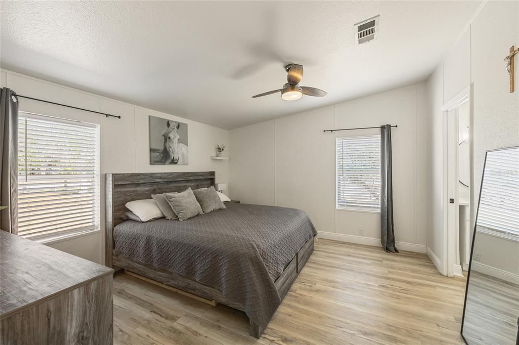 For Sale: $380,000 (3 beds, 2 baths, 1296 Square Feet)