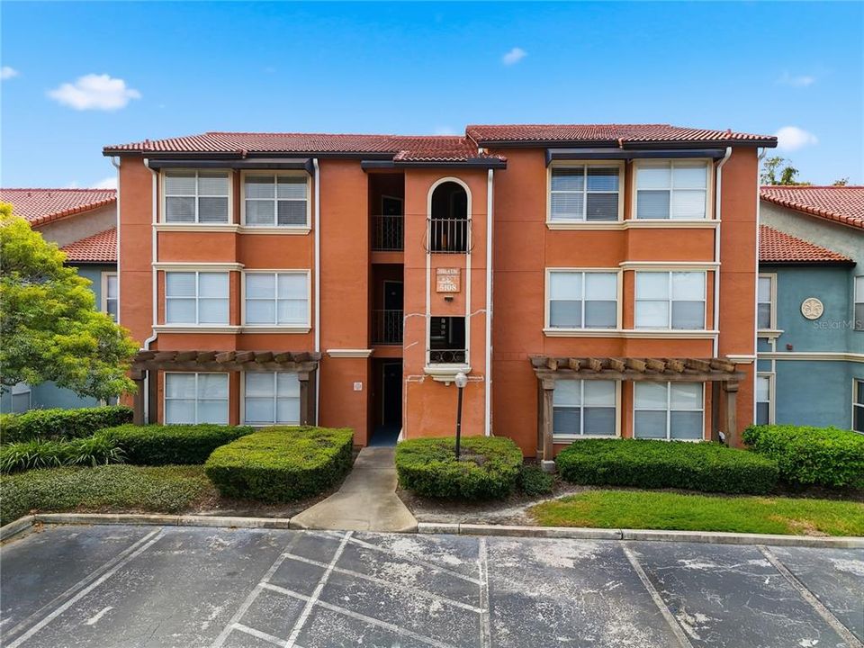 待售: $142,900 (1 贝兹, 1 浴室, 597 平方英尺)