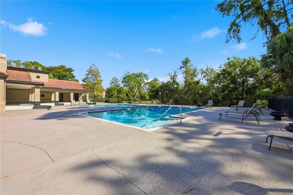 待售: $142,900 (1 贝兹, 1 浴室, 597 平方英尺)