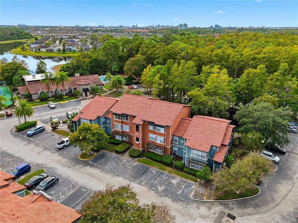 待售: $142,900 (1 贝兹, 1 浴室, 597 平方英尺)