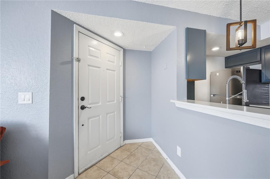 待售: $142,900 (1 贝兹, 1 浴室, 597 平方英尺)