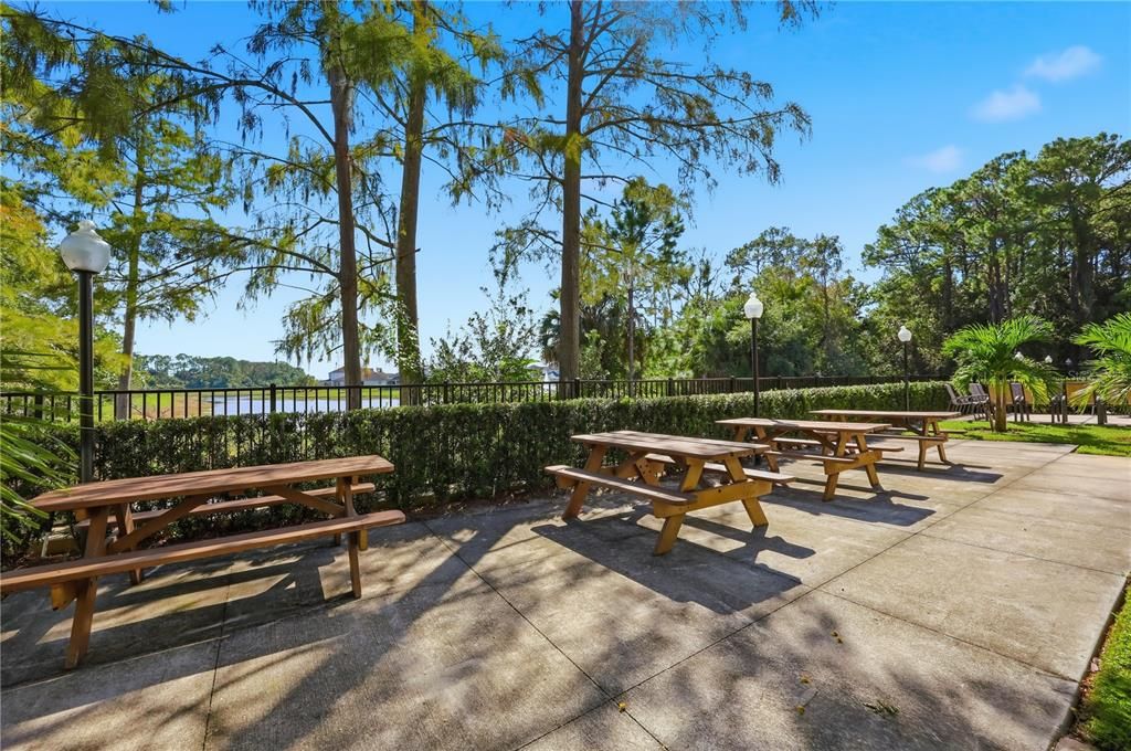 待售: $142,900 (1 贝兹, 1 浴室, 597 平方英尺)