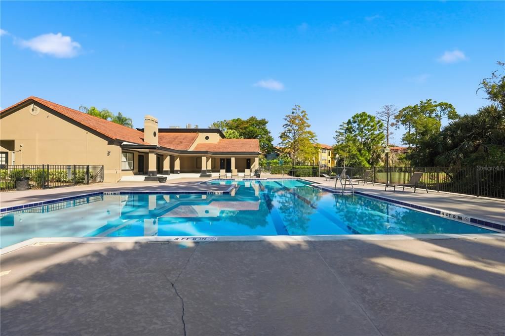 待售: $142,900 (1 贝兹, 1 浴室, 597 平方英尺)