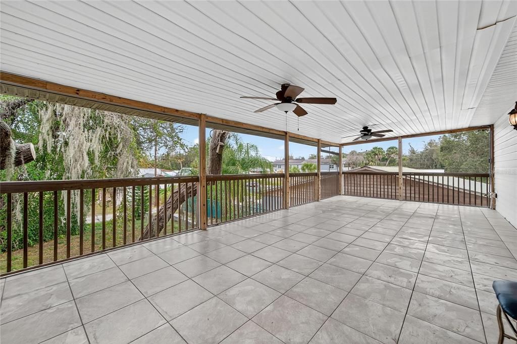 Activo con contrato: $599,000 (3 camas, 3 baños, 2296 Pies cuadrados)