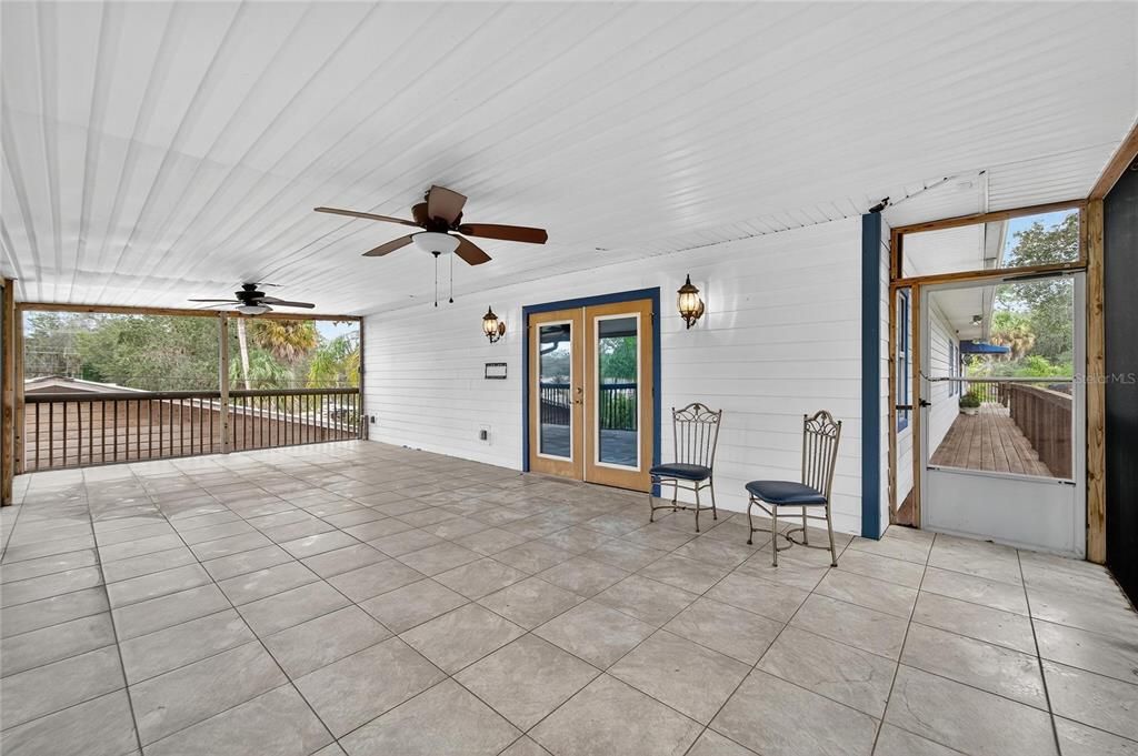 Activo con contrato: $599,000 (3 camas, 3 baños, 2296 Pies cuadrados)