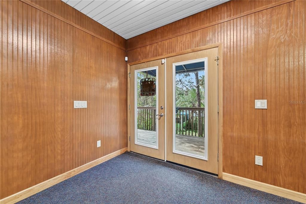 Activo con contrato: $599,000 (3 camas, 3 baños, 2296 Pies cuadrados)