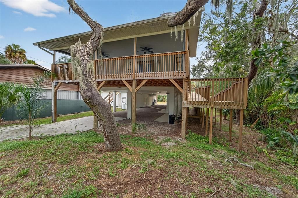 Activo con contrato: $599,000 (3 camas, 3 baños, 2296 Pies cuadrados)