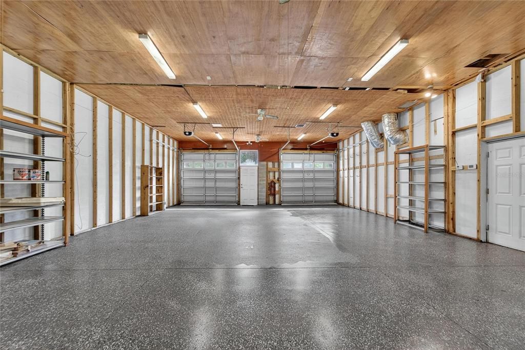 Activo con contrato: $599,000 (3 camas, 3 baños, 2296 Pies cuadrados)