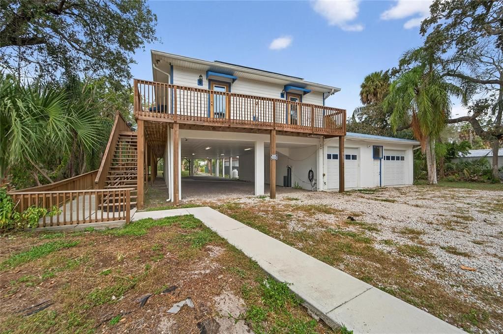 Activo con contrato: $599,000 (3 camas, 3 baños, 2296 Pies cuadrados)