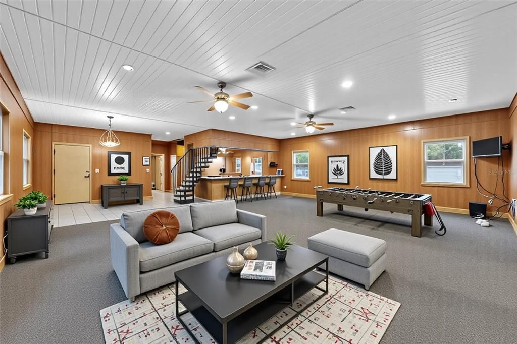 Activo con contrato: $599,000 (3 camas, 3 baños, 2296 Pies cuadrados)