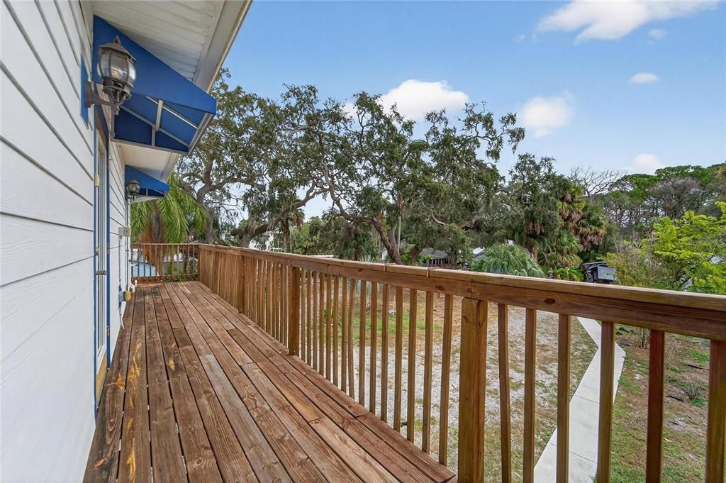 Activo con contrato: $599,000 (3 camas, 3 baños, 2296 Pies cuadrados)