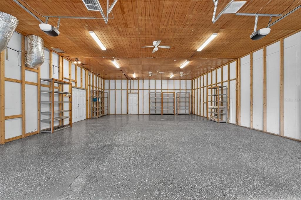 Activo con contrato: $599,000 (3 camas, 3 baños, 2296 Pies cuadrados)