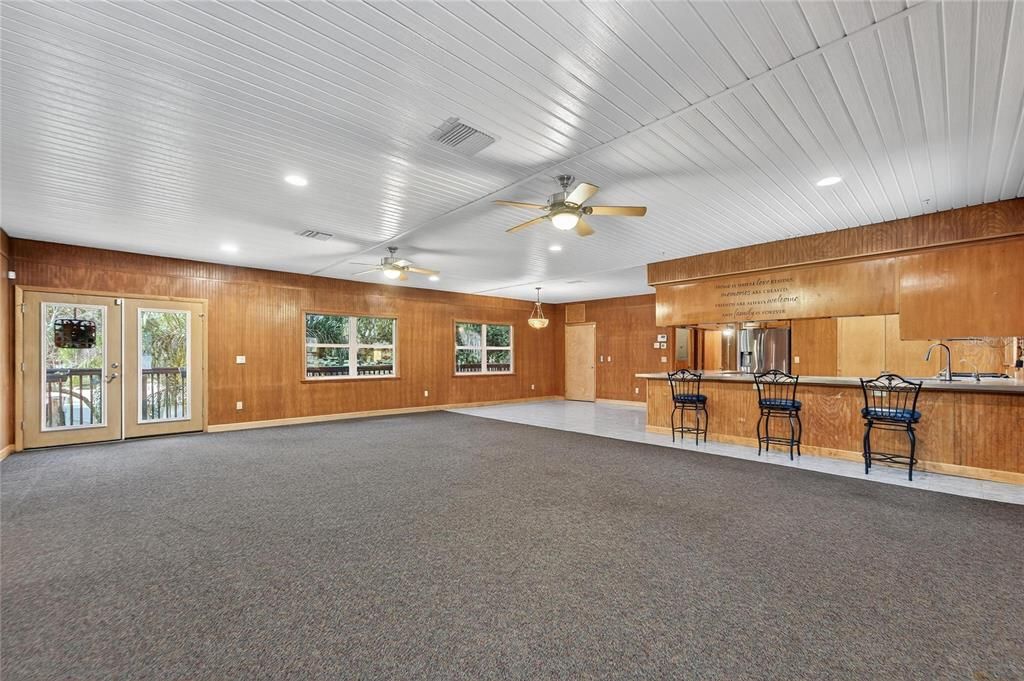 Activo con contrato: $599,000 (3 camas, 3 baños, 2296 Pies cuadrados)