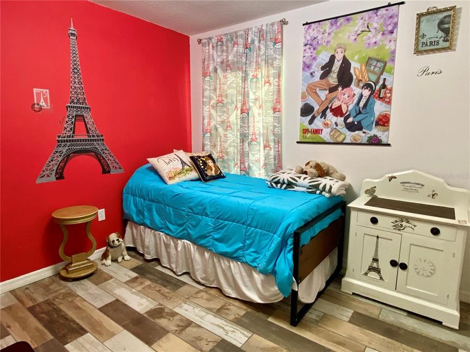 待售: $410,000 (4 贝兹, 3 浴室, 1662 平方英尺)