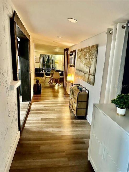 For Sale: $489,000 (3 beds, 3 baths, 1150 Square Feet)