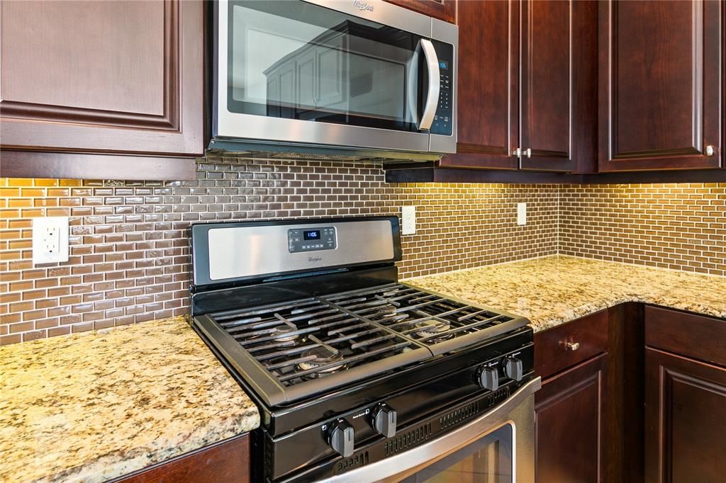 Active With Contract: $445,000 (3 beds, 2 baths, 1682 Square Feet)