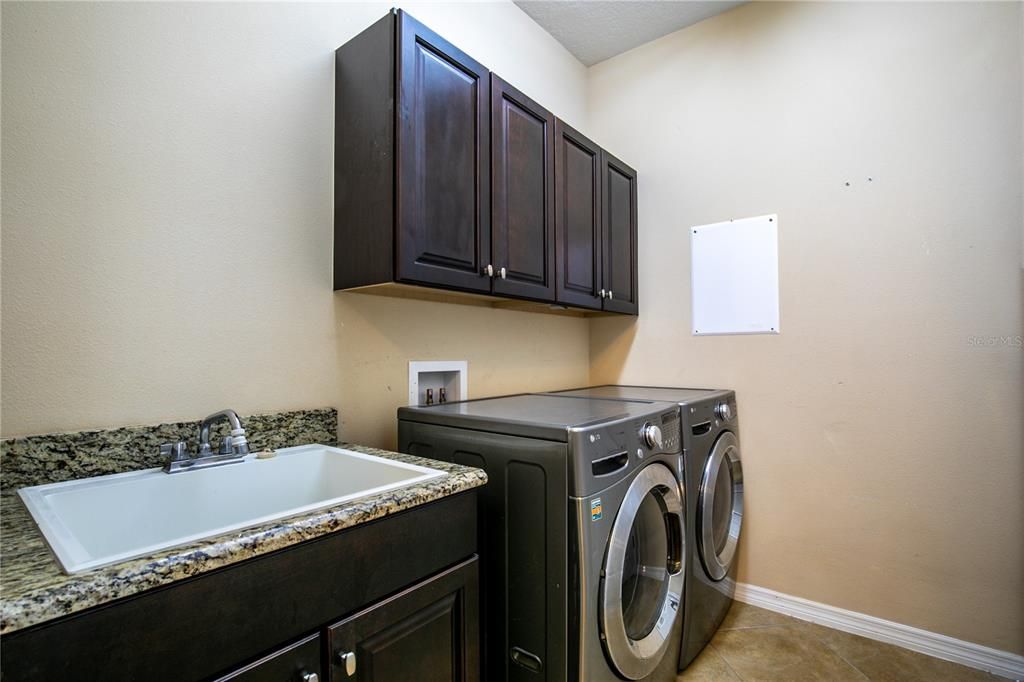 Active With Contract: $445,000 (3 beds, 2 baths, 1682 Square Feet)