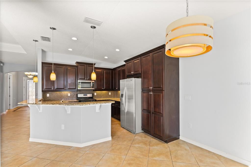 Active With Contract: $445,000 (3 beds, 2 baths, 1682 Square Feet)